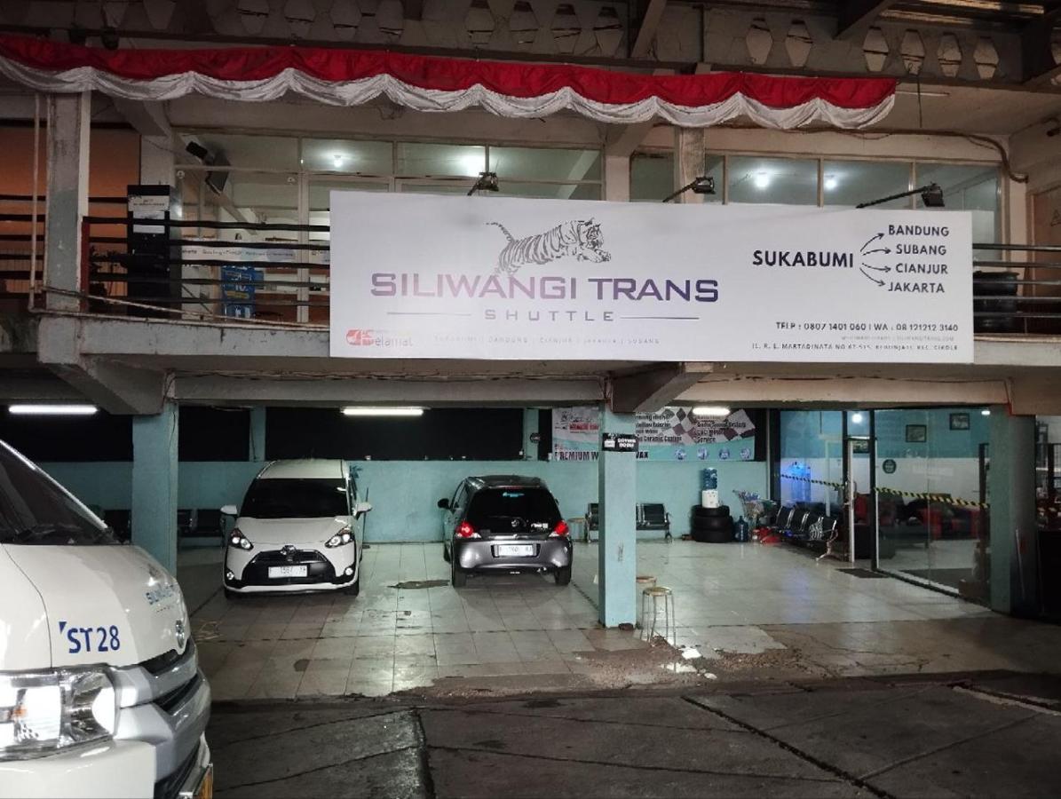 Hotel Syariah Selamat ซูกาบูมี ภายนอก รูปภาพ